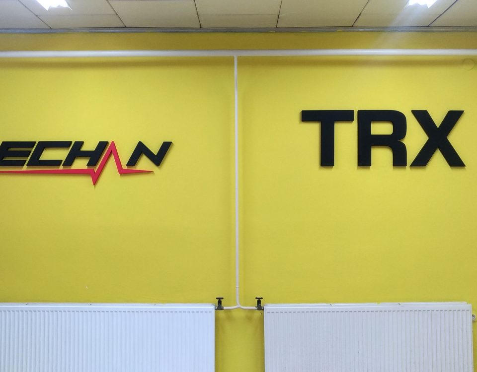 3D logo z polystyrenu TRX a lechan